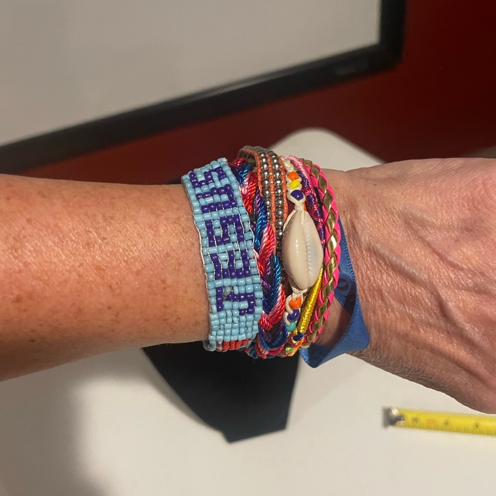 Jesus magnetic beaded bracelet. - Picture 3 of 6